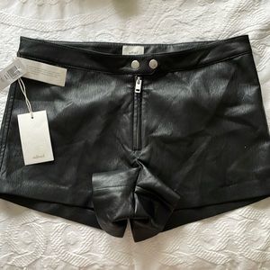 Aritzia Women’s faux leather shorts size 10